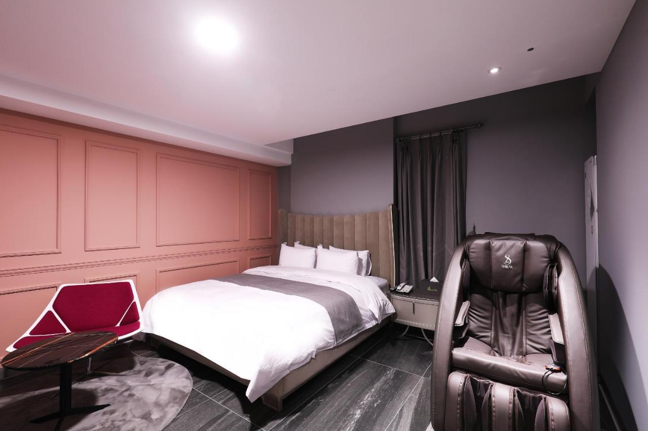 El Tower Hotel Kunszan Kültér fotó